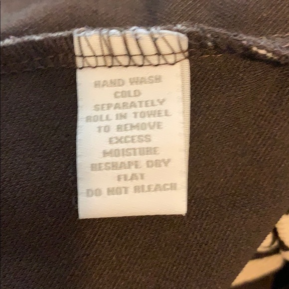 Woman’s wrap around blouse - Picture 8 of 8